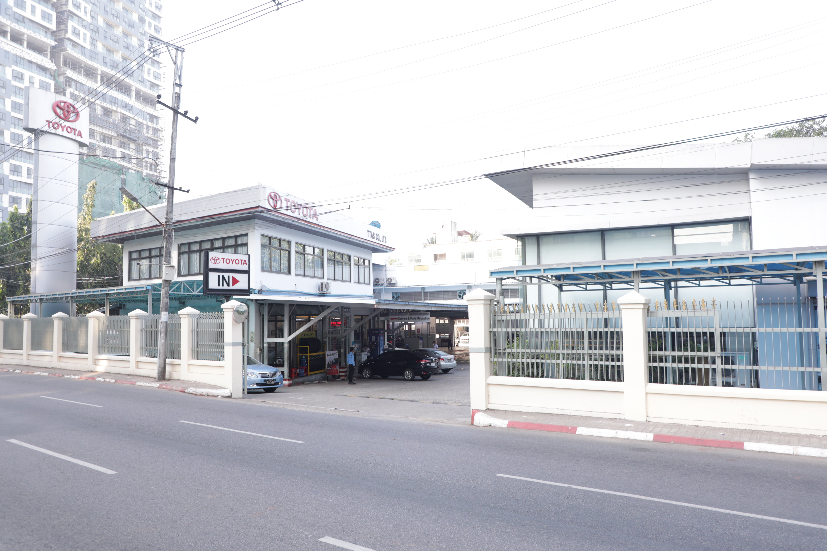 Toyota-Myanmar-Sales dealer2